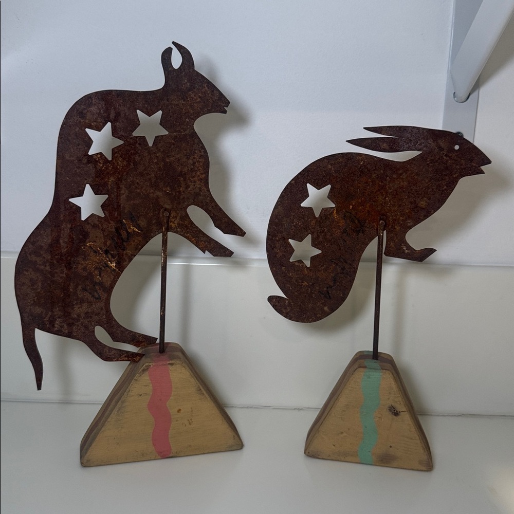 Vintage Primitive Rustic Metal Animal Silhouettes with Star Cutouts, Americana - Picture 2 of 2